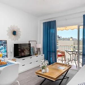  Apartment Cozy Next To The And Center Spain