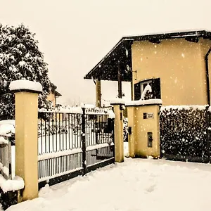 Villa Verde Bed And Breakfast Apartment Uggiate