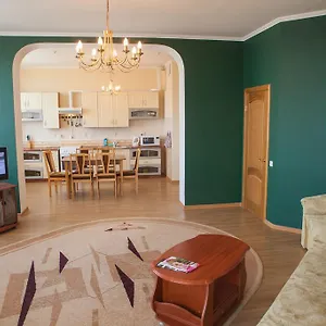  Апартаменты In 2 Min From Poznyaky Metro Station Украина